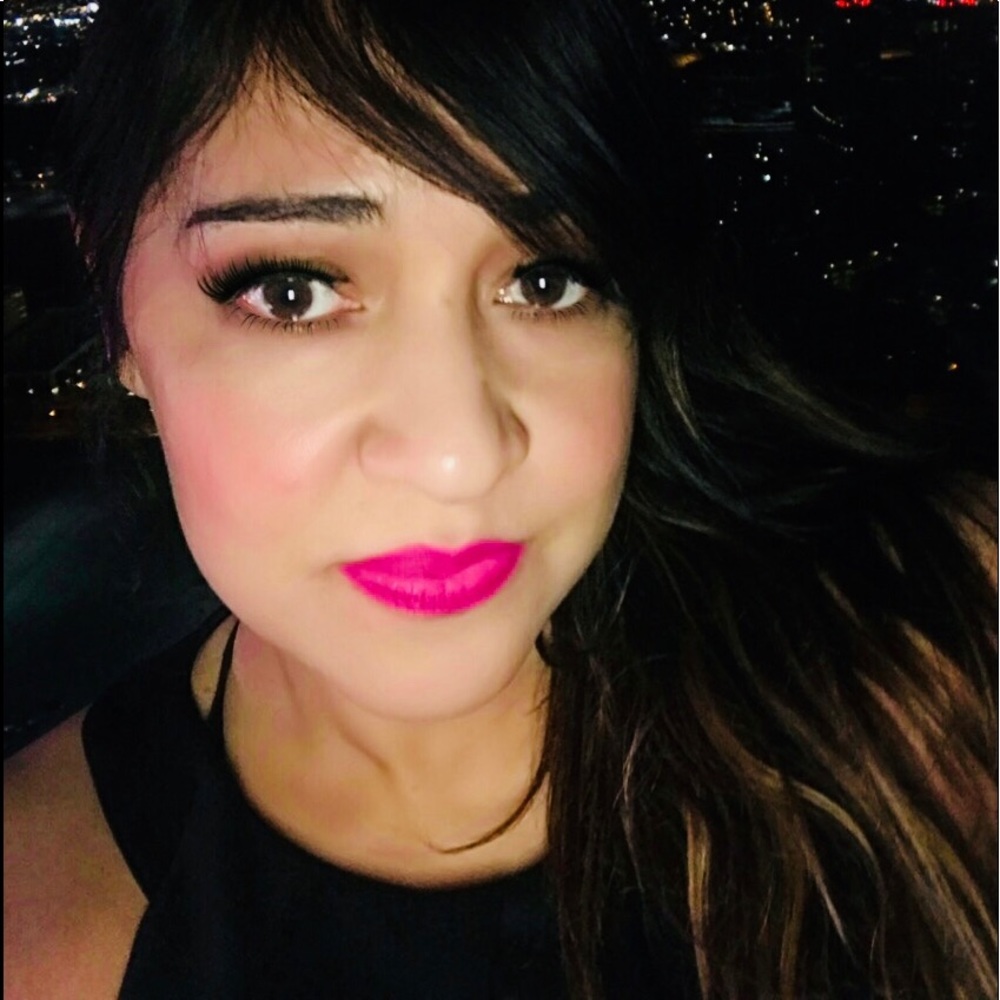 Meet your Posher, Elizabeth